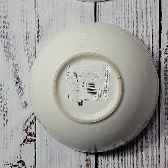 Le Creuset Dining Le Creuset White Cereal Bowls Set Of 2 Poshmark